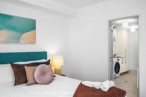 Stylish 2BR With Wi-fi 100 Mbps TV big 75 Inch