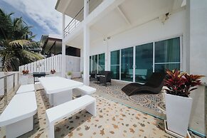 Phaladise Beach Villa at Phala Beach, Ban Chang