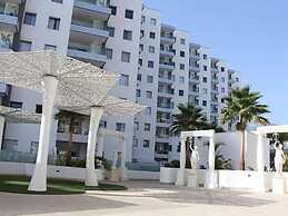 Ocean Garden 2BR Apartment Heated Pool Parking