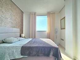 Ocean Garden 2BR Apartment Heated Pool Parking
