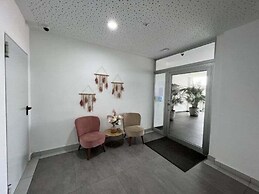 Ocean Garden 2BR Apartment Heated Pool Parking