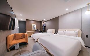 Suwon Hound Hotel