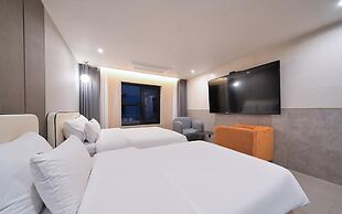 Suwon Hound Hotel