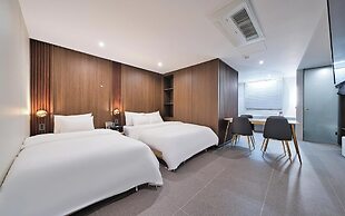 Suwon Hound Hotel