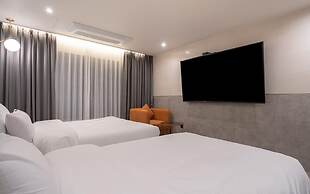Suwon Hound Hotel