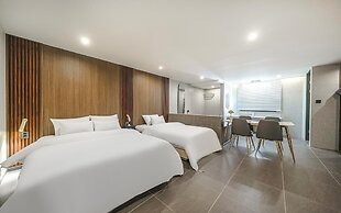 Suwon Hound Hotel