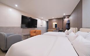 Suwon Hound Hotel
