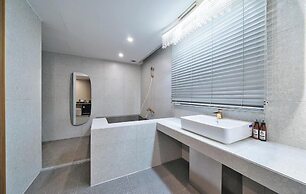 Suwon Hound Hotel
