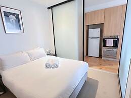 A Chic 2BR Apt Across From Southern Cross Station
