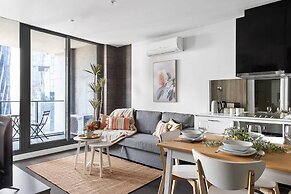 A Cozy 2BR Apt on Spencer St With Free Parking