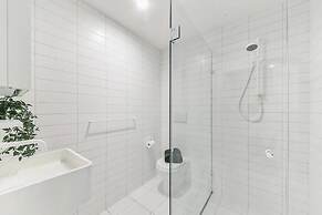 A Cozy & Modern 2BR Apartment, Fantastic Views