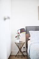 A Cozy & Modern 2BR Apartment, Fantastic Views
