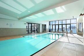 A Cozy & Modern 2BR Apartment, Fantastic Views