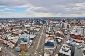 A Cozy & Modern 2BR Apartment, Fantastic Views