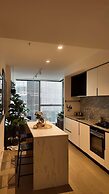 A Comfy Apt Next to Southern Cross