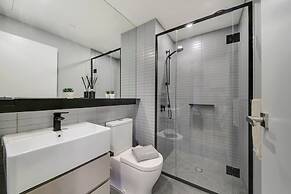 A Comfy 2BR Apt, 5-min Walk To Melbourne Central
