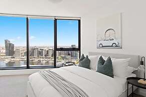 A 2BR Apt With Amazing Harbor Views, Free Parking