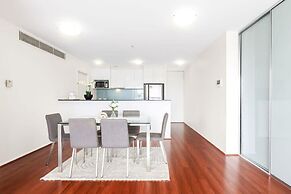 A Comfy & Spacious 2BR Apt Harbour View
