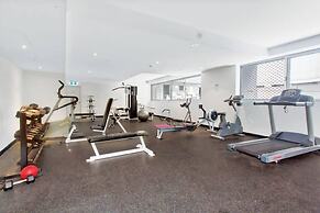 A Comfy & Spacious 2BR Apt Harbour View