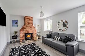 Detached House in Quiet Village - Pets Allowed