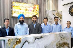 HOTEL DIVINE STAY