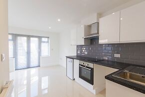 Bridge Road - Room 1
