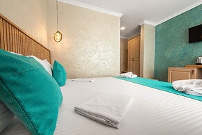 Thaya Rooms