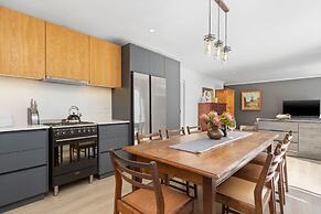 Uptown Retreat