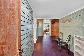 Historic Athens Home With Location & Comfort 3 Bedroom Home