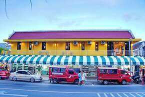 Bed & Beach Hostel Karon