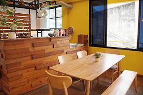 Bed & Beach Hostel Karon