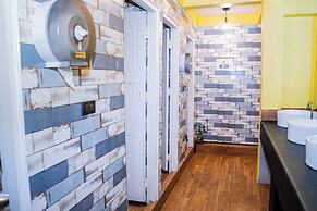 Bed & Beach Hostel Karon