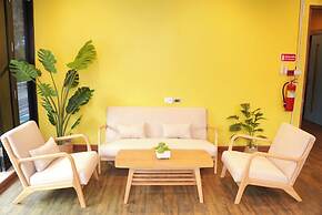 Bed & Beach Hostel Karon