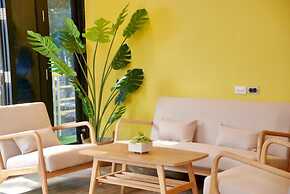 Bed & Beach Hostel Karon