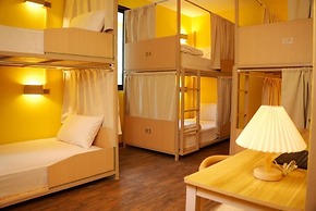 Bed & Beach Hostel Karon