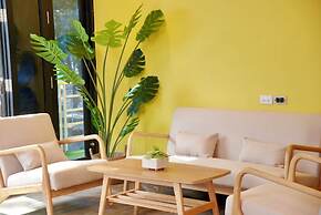 Bed & Beach Hostel Karon