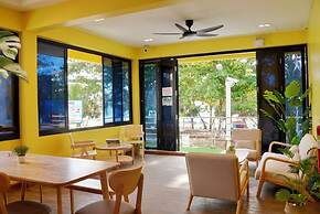 Bed & Beach Hostel Karon