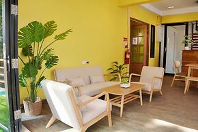 Bed & Beach Hostel Karon