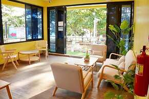 Bed & Beach Hostel Karon