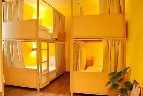 Bed & Beach Hostel Karon
