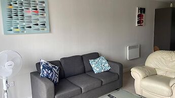 Apartment - Sleeps 4, Pets Allowed & Parking