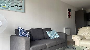 Apartment - Sleeps 4, Pets Allowed & Parking