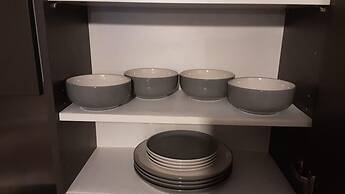 Apartment - Sleeps 4, Pets Allowed & Parking
