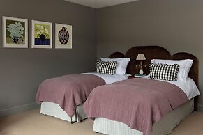The Kirkstyle Inn & Sportsman's Rest