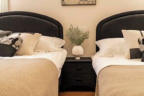 Book and Bed-People's Square