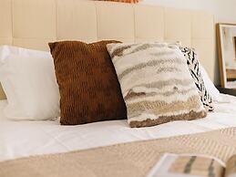 Book and Bed-People's Square