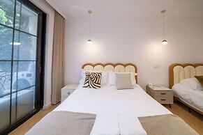 Book and Bed-People's Square