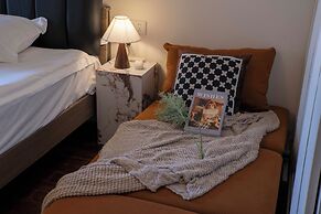 Book and Bed-People's Square