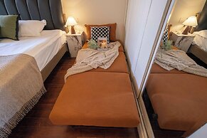 Book and Bed-People's Square