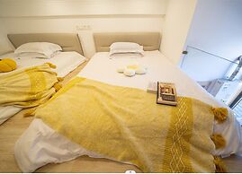 Book and Bed-People's Square